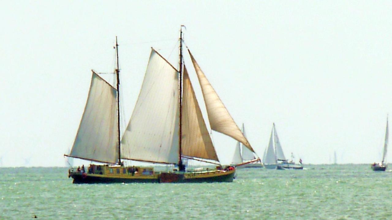 Markermeerlogies Bovenkarspel Buitenkant foto